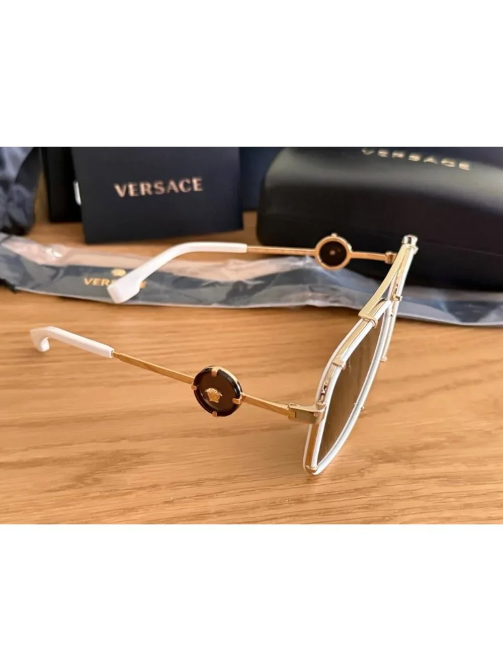 EUC auth. Versace unisex metal man oversized white/gold sunglasses (+box +strap)